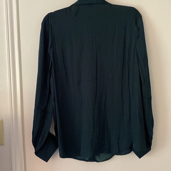 Stunning Deep Green Blouse - Picture 4 of 4